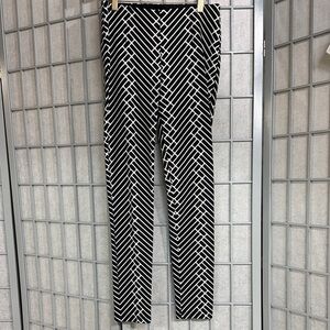 Peter Nygard Black and White Geometric Skinny Pants, Size Small